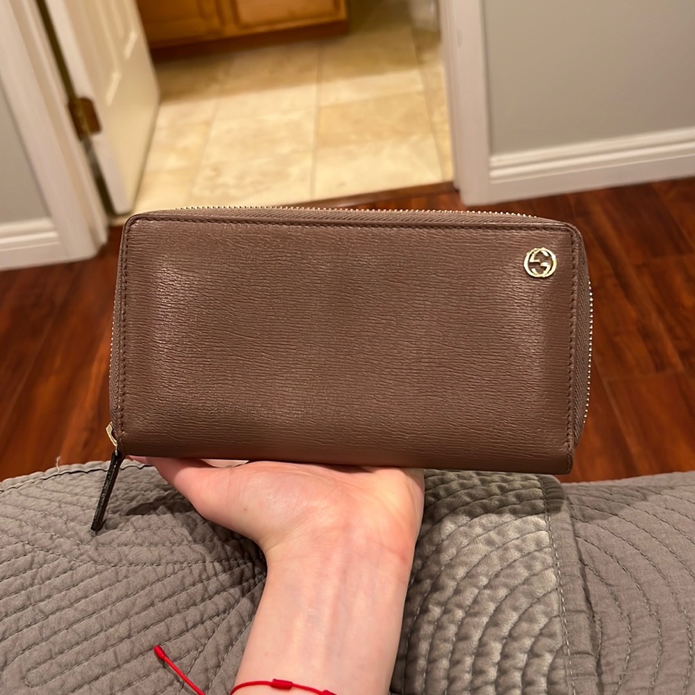 Gucci interlocking G wallet